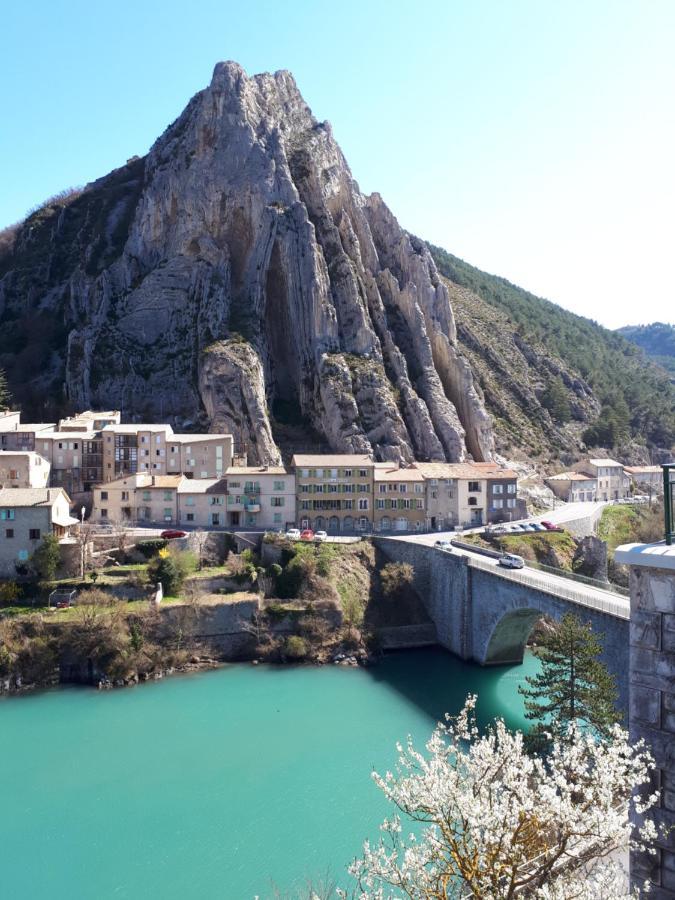 Les Mirabelles Chambres D'Hotes Sisteron Luaran gambar